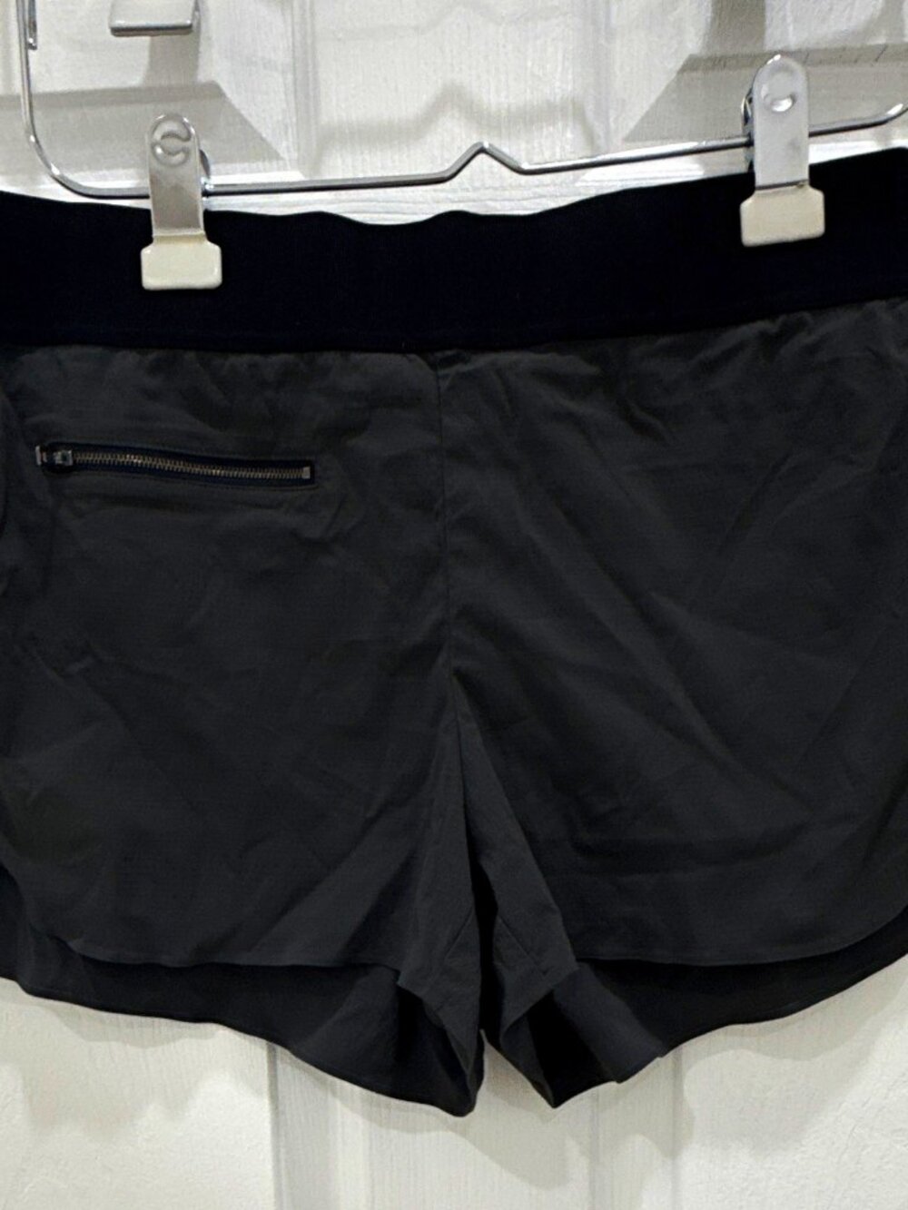 Athleta Women's Gray Mod Trekkie Shorts Nylon/Spandex Zip Pockets
